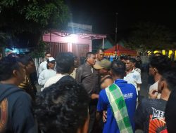 Diduga Berselingkuh Tetangga Sendiri, Sorang Oknum PNS Warga Ginte Ditangkap Timsus Polsek Woja, Spontan Warga Polo Blokade Jalan.