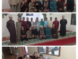 “PARA BKM MASJID AL-IKHLAS DUSUN II DESA PANOMBEAN MENGAPRESIASI PARA SANTRI BABUL IZZAH”