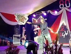 Wayang Golek Yuda Deden Kosasih Tutup Peringatan HUT RI di RW 4 Cibisoro.