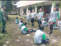 Jadikan Pelajar Yang Disiplin, Loyal, Dan Tanggung Jawab, Babinsa Sumber Latihkan Baris Berbaris
