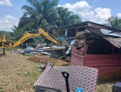 SUDAH TIDAK ADA TOLERANSI LAGI, SEJUMLAH TEMPAT YANG DIDUGA WAREM DI JALUR DEPAN KODIM 0420 SARKO DIBONGKAR PAKSA OLEH APARAT GABUNGAN