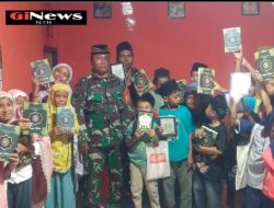 Babinsa Desa Teduh Serma Nurjan Berikan Bantuan Al-Qur’an dan Iqro di Praya Barat