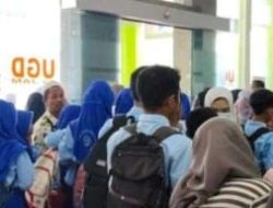 Puluhan Siswa SMPN 1 Kragan Dilarikan Ke Puskesmas Kragan Diduga Keracunan MBG