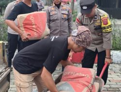 Polisi Berikan Bantuan Sosial Semen Untuk Pembangunan Masjid As Shahabah