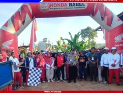 Babinsa Dan Bhabinkamtibmas Monitoring Acara Jalan Santai dalam HUT Desa Kace Timur Ke-16