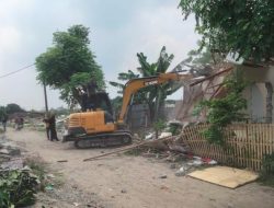 Deni Juweni Apresiasi Kepada Timnya, Pembongkaran 48 Rumah Lapak Sukmaja Berjalan Lancar