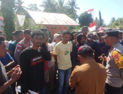 Aliansi Petani Nelayan Mahasiswa Menggugat Gelar Demonstrasi Jilid II di Kantor Camat Sambi Rampas Mendesak Pemerintah Matim Mempermudah Urusan Rekomendasi Pembelian BBM