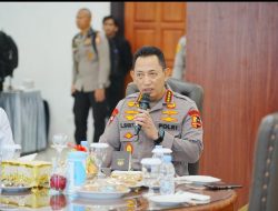 Kapolri Tegaskan Kehadiran Polisi Kawal Demokrasi, Bukan Batasi untuk Pendapat