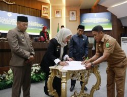 Bupati dan DPRD Kabupaten Barru Tandatangani APBD Perubahan