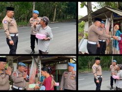 Satlantas Polres Way Kanan Gelar Jumat Berkah di Blambangan Umpu