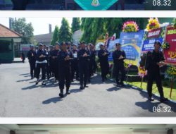 Datangi Markas Kodim 0735/Surakarta, Danyon C Pelopor Sat Brimobda Jateng Bersama Anggotanya Ucapkan HUT Ke-80 TNI