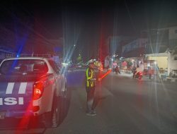 Ciptakan Arus Lalin Lancar Di Malam Hari, Sat Lantas Polres Dompu Gelar Patroli Blue Light Patrol dan Strong Point.