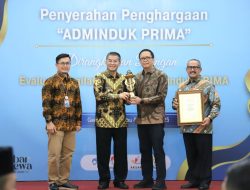 Bupati Bandung Dadang Supriatna Raih Penghargaan sebagai Pembina Terbaik “Adminduk Prima”