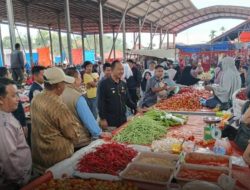 Wabup Murison Pimpin Operasi Pasar di Tradisional di Hiang Memastikan Harga Pokok Tetap Terjangkau Oleh Masyarakat Kerinci.