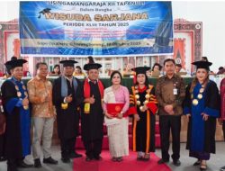 Bupati Humbang Hasundutan di UNITA: Wisuda Bukan Akhir Perjuangan