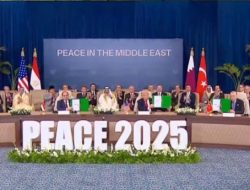 Pose Jempol Prabowo Warnai Hangatnya Sesi Foto Pemimpin Dunia di KTT Perdamaian Gaza