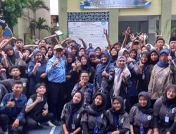 Ketua Fraksi Demokrat H. Asep Ikhsan Tanamkan Sekolah Menengah Kejuruan (SMK) Pancawaluya.