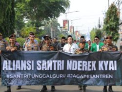 Polres Kediri Kota Amankan Longmarch Damai Santri “Nderek Kyai” Berjalan Aman dan Kondusif