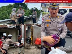 Polantas Menyapa : Ditlantas Polda Babel Gelar Jumat Berkah, Bagikan Hasil Ketahanan Pangan Dan Sembako Ke Warga