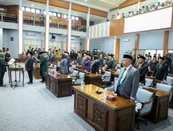 Renie Rahayu Pimpin Pelantikan PAW DPRD Kabupaten Bandung, Khoiril Anwar Gantikan Tiktik Kartika.