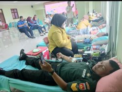Peduli Kemanusiaan, Puluhan Anggota Kodim 0735/Surakarta Ikut Donor Darah Dalam Rangka Hari Sumpah Pemuda