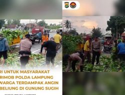 Sat Brimob Polda Lampung Bergerak Cepat Membantu warga Terdampak Angin Puting Beliung Di Kecamatan Gunung Sugih, Lampung