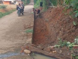 “DIDUGA TIDAK ADANYA KETERBUKAAN INFORMASI PUBLIK, PEMBANGUNAN SIRING DI RT 8 DUSUN V DESA SUMBER MULYA ?!”