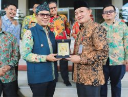 Kang DS Tandatangani MOU Pemkab Bandung dan Kota Serang untuk Pasokan Cabai dan Bawang.