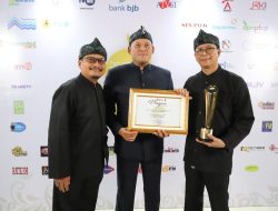 KPID Jawa Barat Anugerahkan Kang DS sebagai Kepala Daerah Peduli Penyiaran