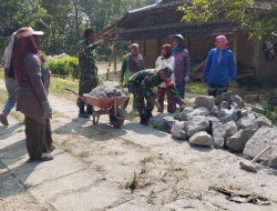 Heri Tak Sungkan Bantu Warganya dalam Pembangunan Talud Jalan Desa
