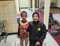Polwan di Bogor Kembalikan Anak yang Hilang kepada Orang Tuanya