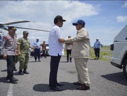 Momen Kompak Prabowo Semobil “Maung” Bersama Sri Sultan Hamengkubuwono X