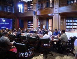 Rapat Hari Minggu, Prabowo Atensi Penertiban Kawasan Hutan dan Pertambangan