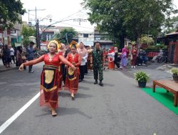 Asah Kreatifitas Pokja PKK, Babinsa Kepatihan Wetan Hadir Dalam Festival Jenang