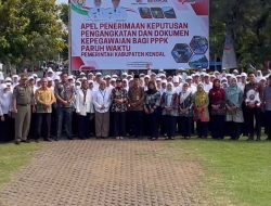 Serahkan SK. Pengangkatan kepada 1108 Tenaga PPPK Paruh Waktu, Bupati Kendal Resmi Lantik