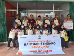 Di Hari Guru Nasional Rumah Zakat Cilegon Salurkan Sembako Untuk Tenaga Honorer