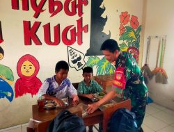 Peran Aktif Babinsa Mojosongo Bantu Pendistibusian MBG di Sekolah