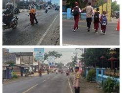 Peduli Keselamatan, Polsek Baradatu Lakukan Gatur Lalin di Jalinsum Tiuh Balak Pasar