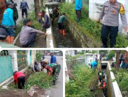Cegah Banjir, Babinsa Purwosari Pelopori Gotong Royong Bersama Warga Bersihkan Saluran Air