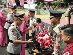 Dua Siswa Bintara Polri TA 2025 Raih Kelulusan Nilai Tertinggi di SPN Polda Jabar, Orang Tua Ucapkan Syukur dan Terima Kasih Kepada Kapolda Jabar