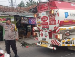 Polisi Lakukan Pengecekan dan Evakuasi Truk Tangki Mogok di Jalan Raya Batujajar, Arus Lalu Lintas Kembali Lancar