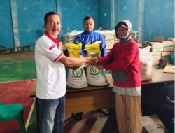 Kepala Desa Cicadas Salurkan Bantuan Kemensos Sesuai SOP dan Data Akurat.