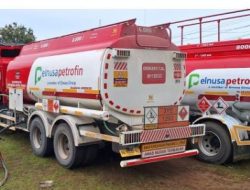 Bersihkan Jalan di Aceh Tamiang, Alat Berat Bekerja hingga Tengah Malam