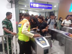 Pastikan Keamanan Dan Kenyamanan Penumpang, Babinsa Purwodiningratan Laksanakan Pemantauan Stasiun Kereta Api