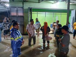 Saiful Basri Ketua IV DPRD Cilegon Tinjau Titik Banjir Terparah di Ciwandan, Gerak Cepat Bantu Korban Banjir, Salurkan Bantuan.