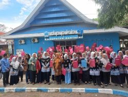 Kepala Dinas DPPKB Kabupaten Bantaeng Serahkan SK Kepada 117 Pegawai PPPK PW 2025.