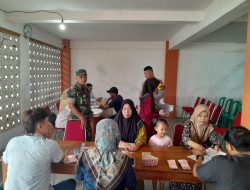 Babinsa Dampingi Warga Terima Bantuan Dana Desa