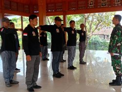 Tingkatkan Kedisiplinan, Loyalitas Dan Kebersamaan, Linmas Gilingan Terima Pembinaan PBB Dari Babinsa