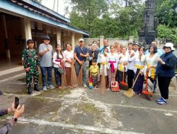 Bersatu Sukseskan Hari Desa Nasional, Koramil Ampel bersama Pemkab dan Warga Bersihkan Pura.