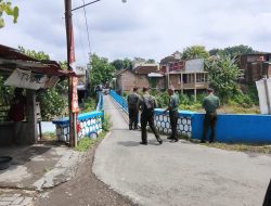 Wujudkan Impian Masyarakat, Danramil 04/Jebres Dampingi Survei Jembatan Gantung